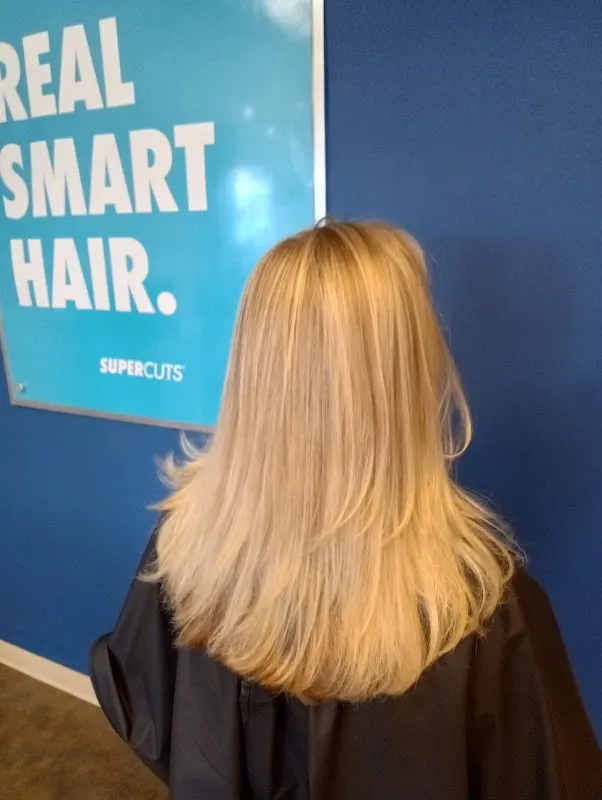 SUPERCUTS — Hair salon in Brookfield